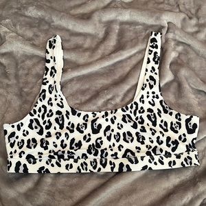 NWT Fabletics Lola Low-Impact Sports Bra Size 1X Snow Leopard